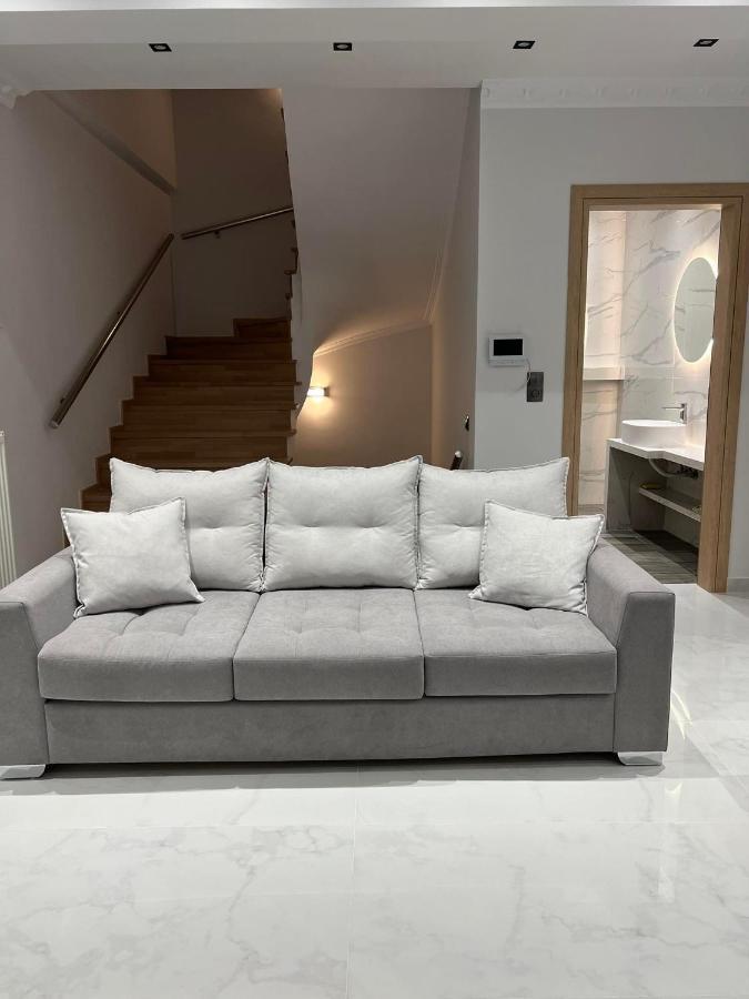 Kontis' Deluxe Furnished Apartment Loutráki Dış mekan fotoğraf