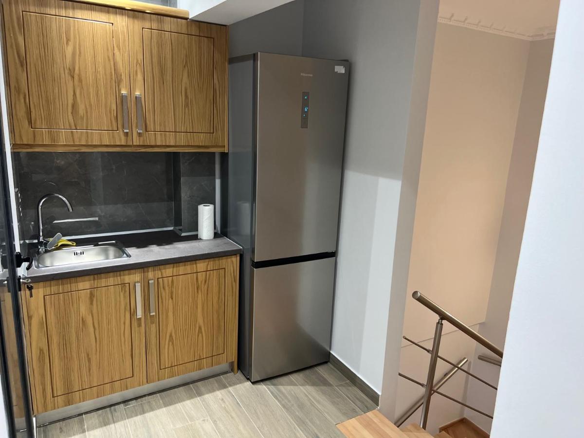 Kontis' Deluxe Furnished Apartment Loutráki Dış mekan fotoğraf