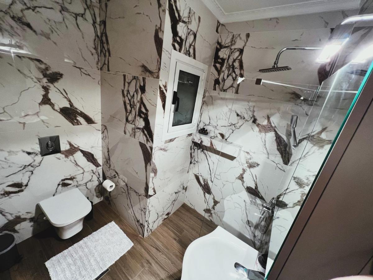 Kontis' Deluxe Furnished Apartment Loutráki Dış mekan fotoğraf