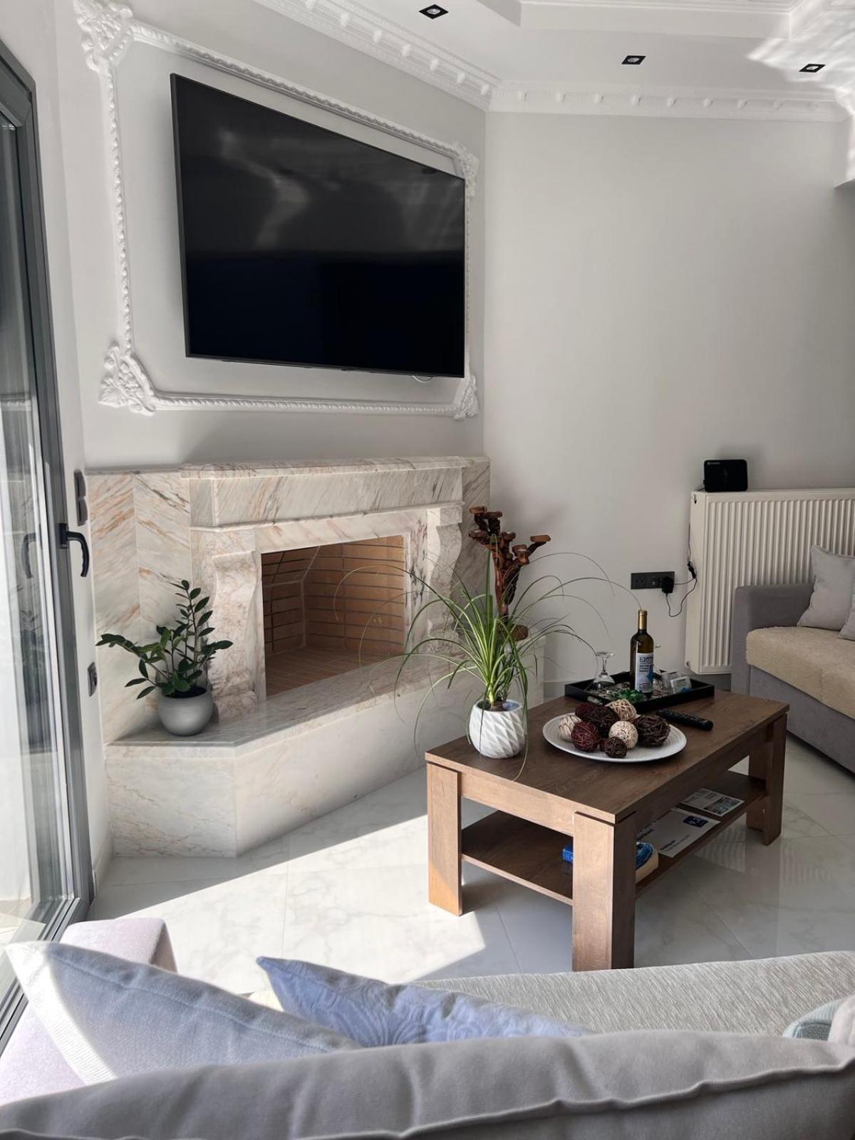 Kontis' Deluxe Furnished Apartment Loutráki Dış mekan fotoğraf