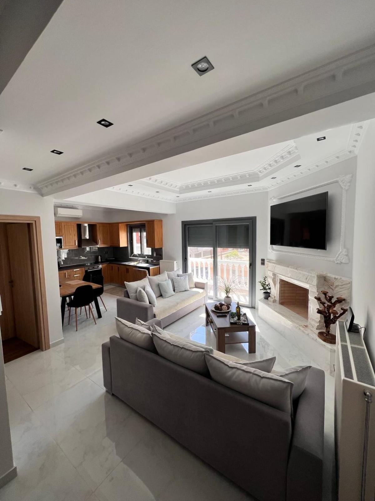 Kontis' Deluxe Furnished Apartment Loutráki Dış mekan fotoğraf