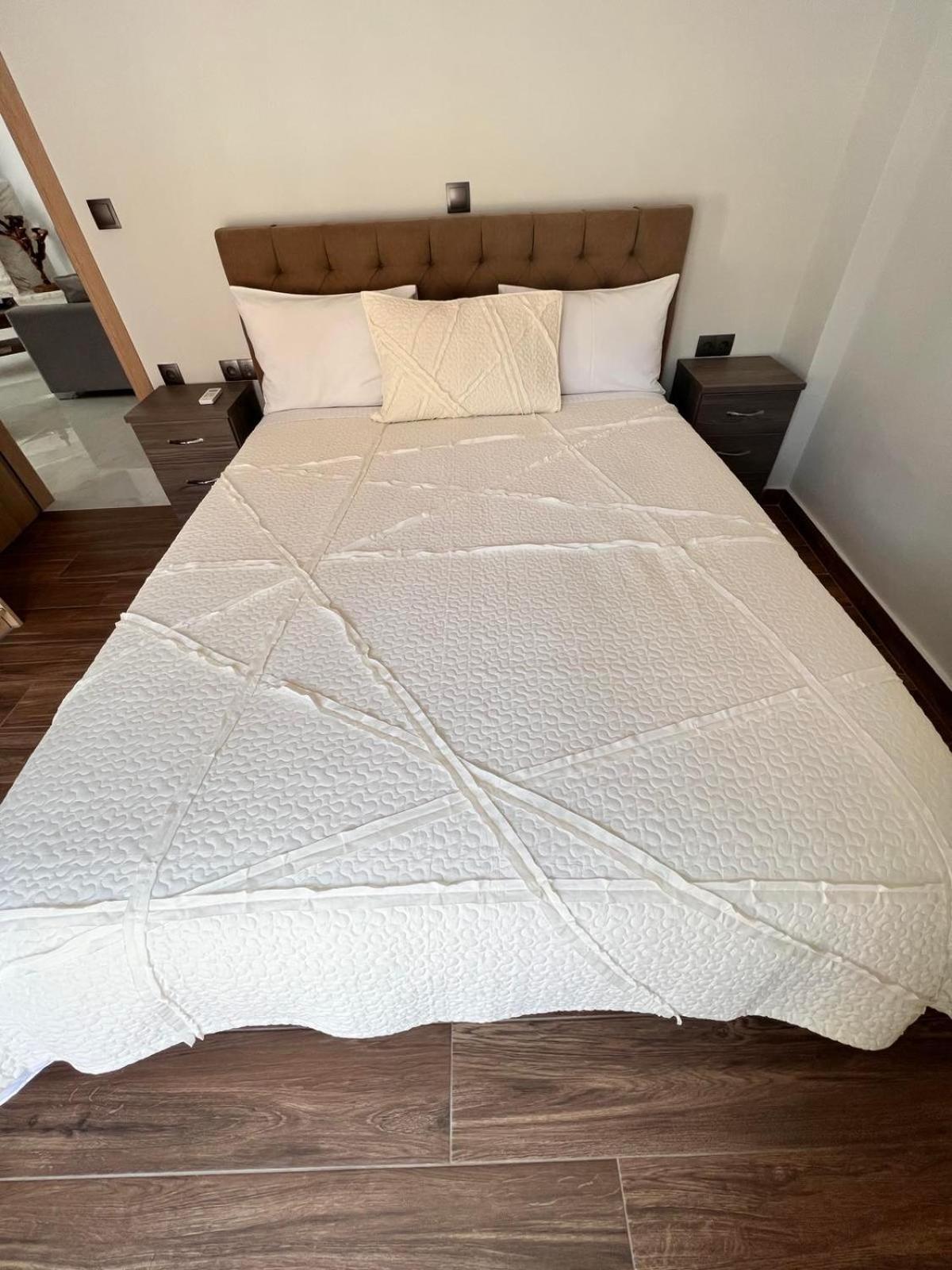 Kontis' Deluxe Furnished Apartment Loutráki Dış mekan fotoğraf