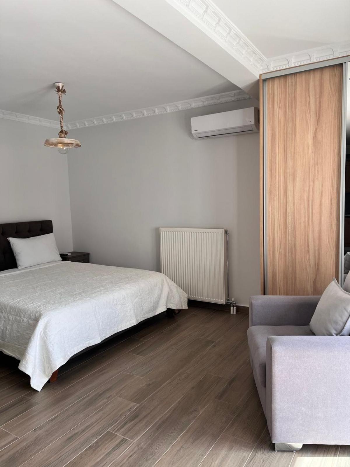 Kontis' Deluxe Furnished Apartment Loutráki Dış mekan fotoğraf