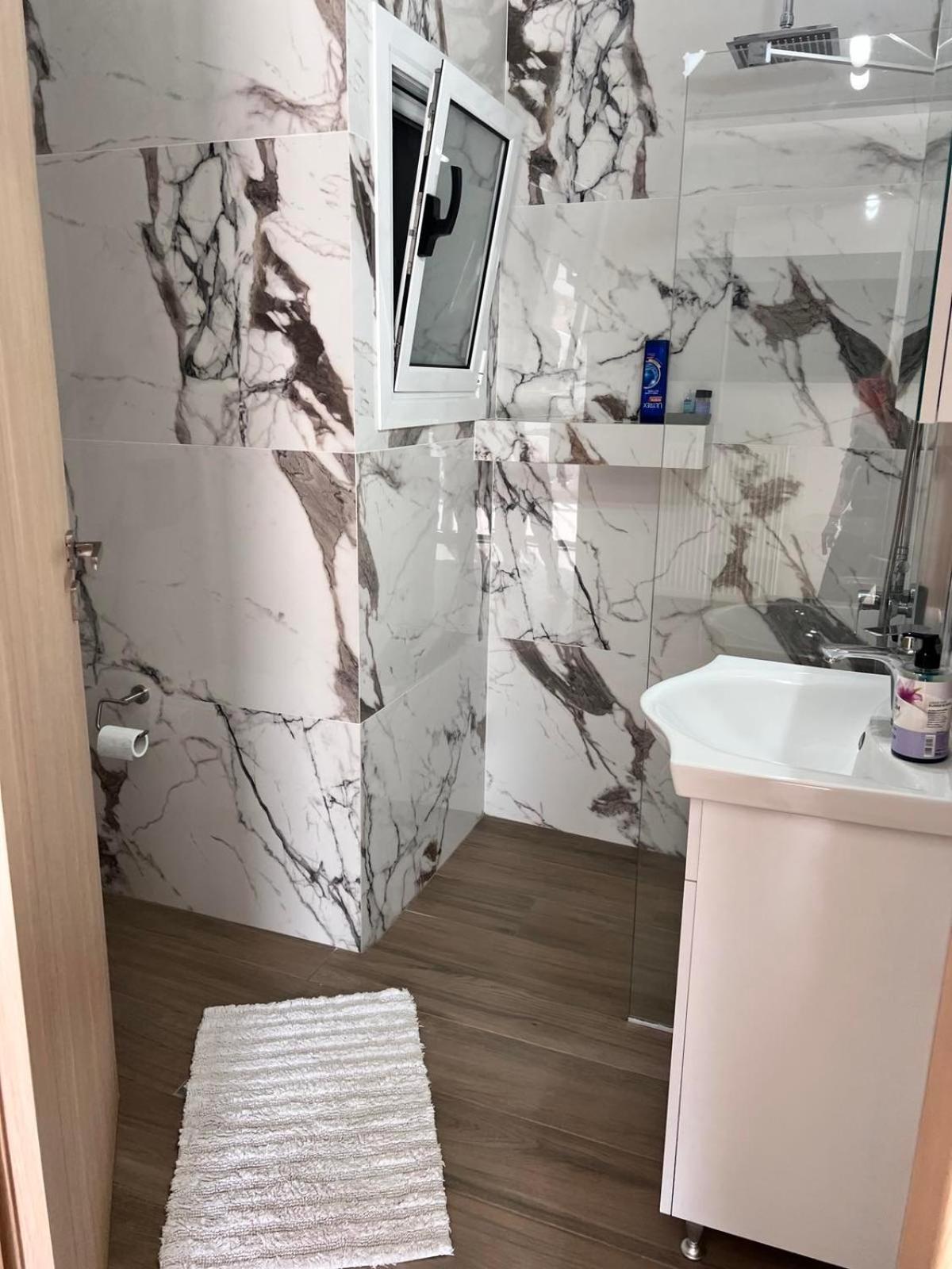 Kontis' Deluxe Furnished Apartment Loutráki Dış mekan fotoğraf