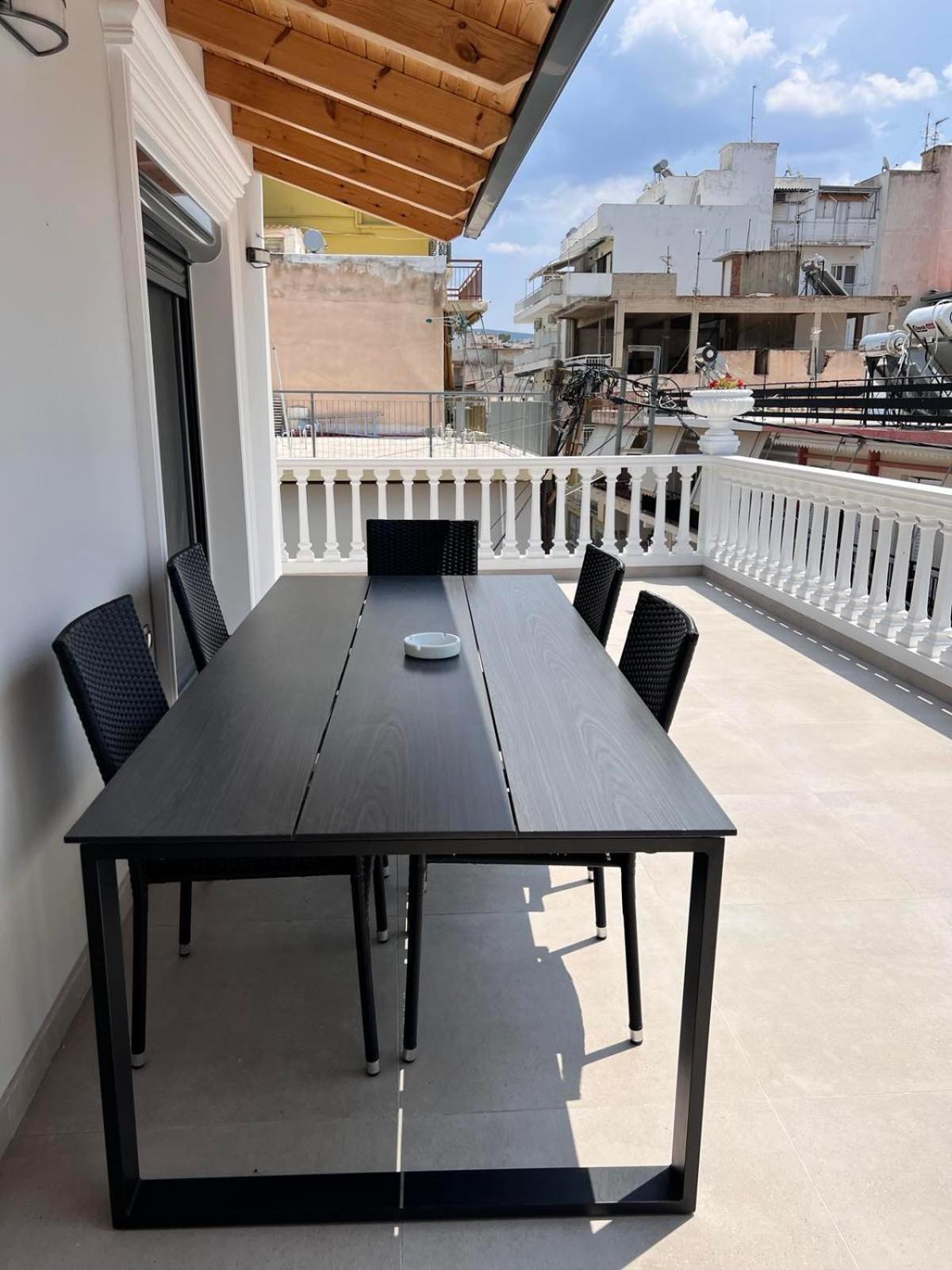 Kontis' Deluxe Furnished Apartment Loutráki Dış mekan fotoğraf
