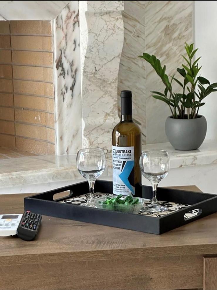 Kontis' Deluxe Furnished Apartment Loutráki Dış mekan fotoğraf